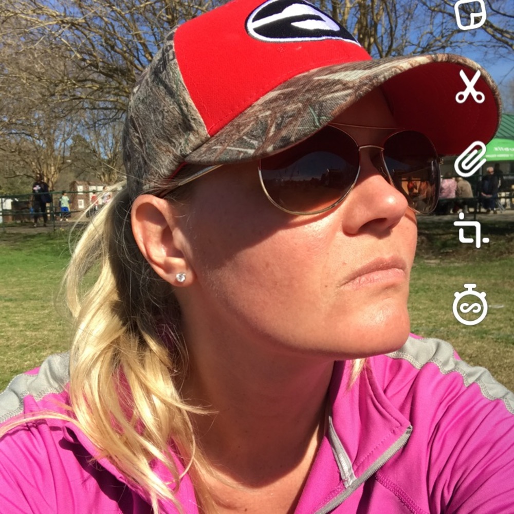 Meet your Posher, Leslie